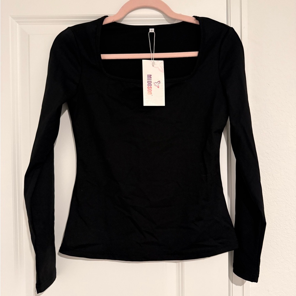 Women's Black Long Sleeve Top